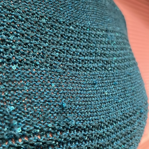 Gorgeous turquoise knit sweater with tiny sequins - Picture 2 of 3